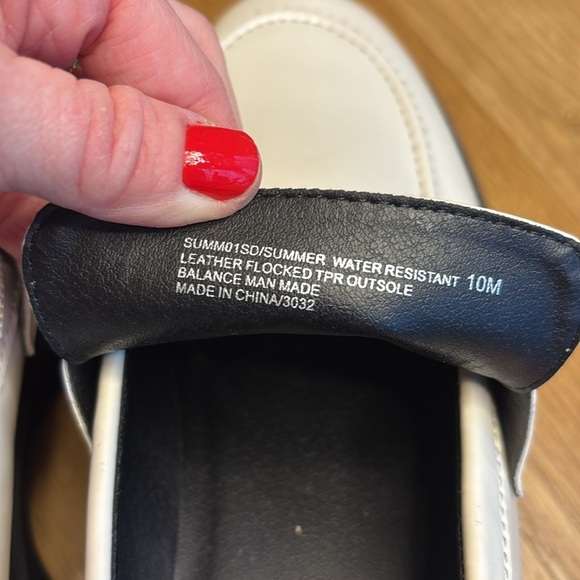 Blondo Chunky Loafers Waterproof Cream Lug Sole Shoes NWOB Size 10 - Picture 6 of 6